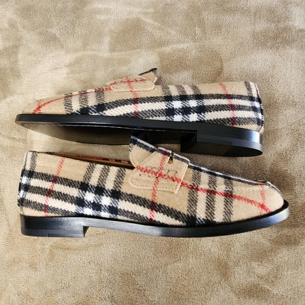 Burberry NWT Hackney Check Penny Loafers, Authentic